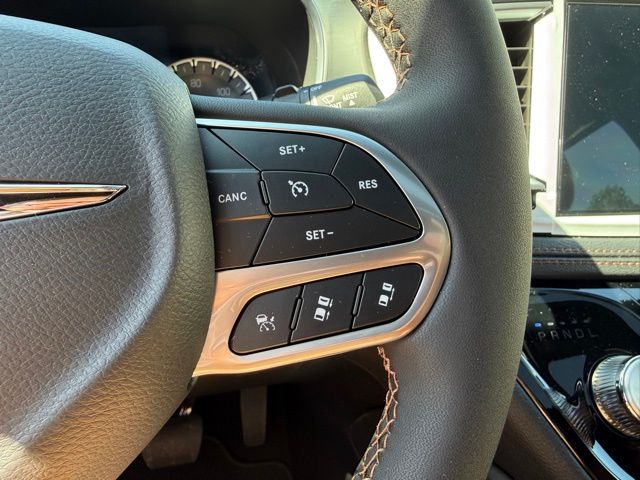 2026 Chrysler Pacifica Pinnacle photo 9