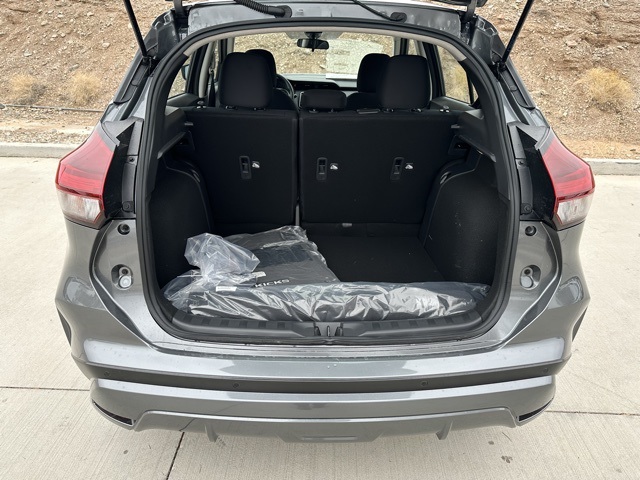 2025 Nissan Kicks Play S photo 30