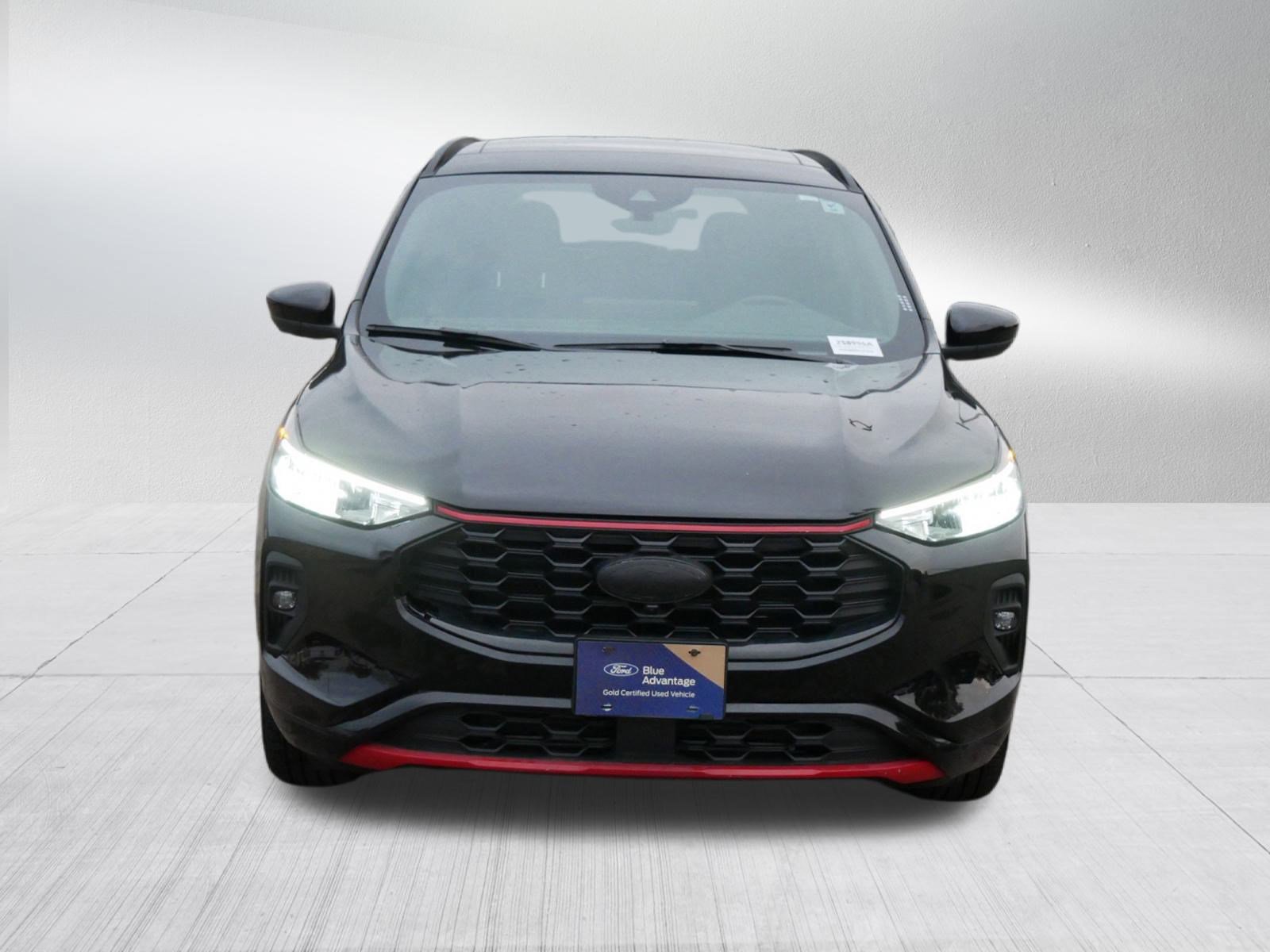 2023 Ford Escape ST-Line Select photo 2