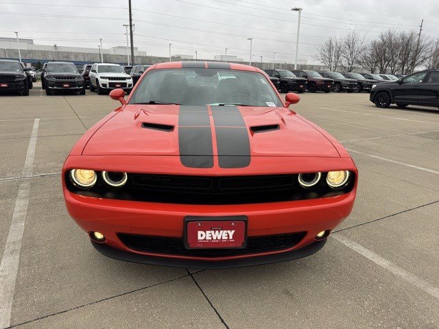 2021 Dodge Challenger SXT photo 2