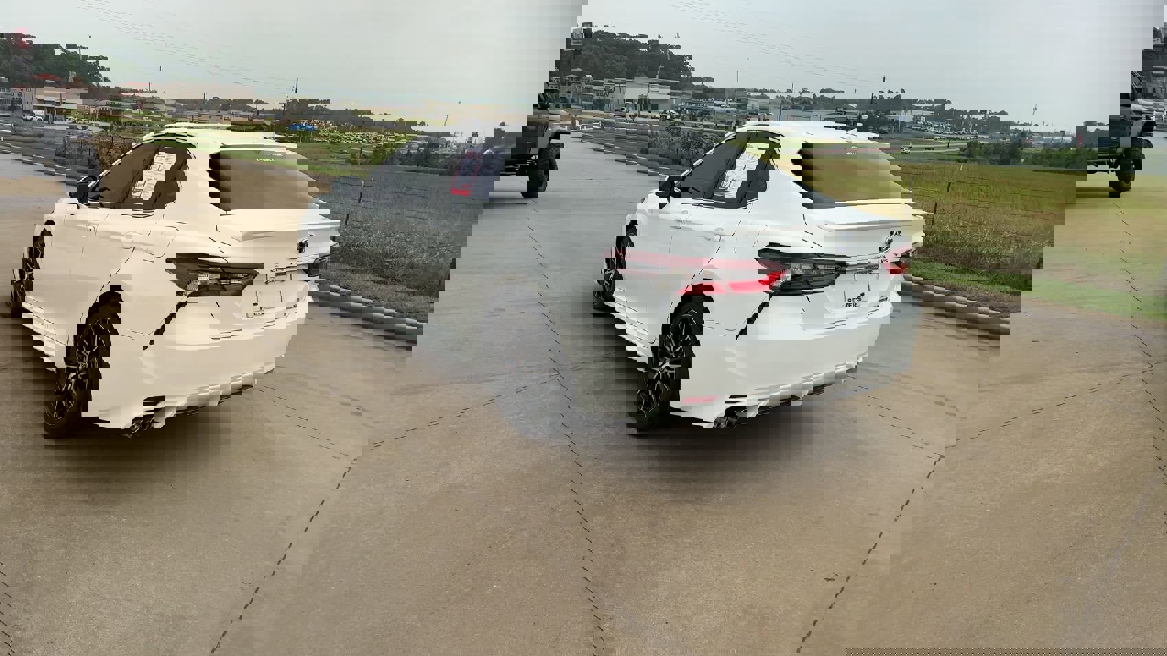 2023 Toyota Camry Hybrid SE photo 6