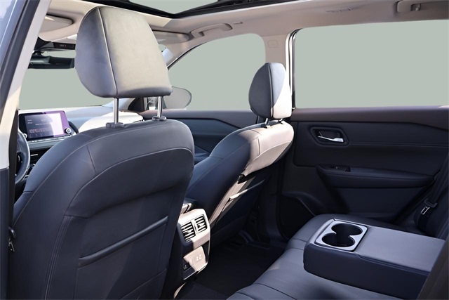 2022 Nissan Rogue SL photo 7