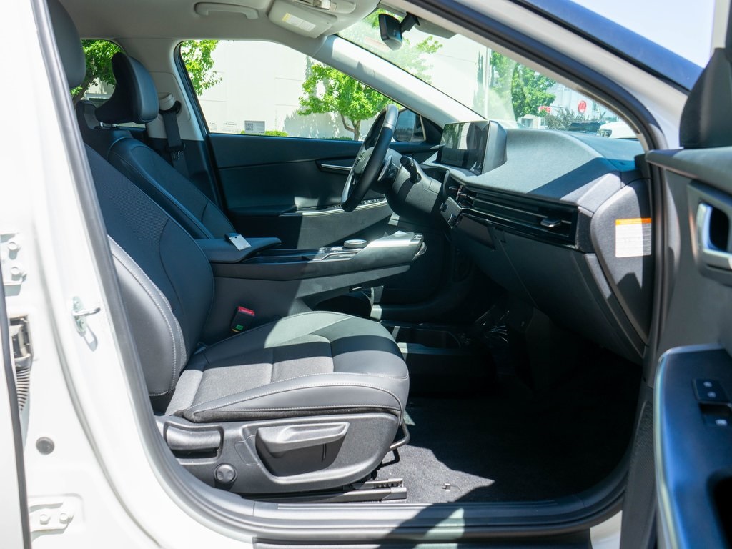 2024 Kia EV6 Light photo 10