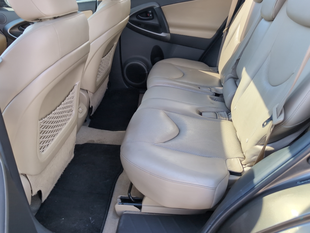 2010 Toyota RAV4 Limited photo 25