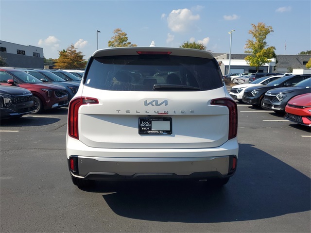 2025 Kia Telluride LX photo 5