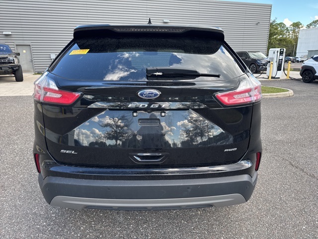 2023 Ford Edge SEL photo 4