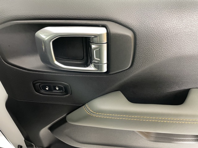 2025 Jeep Gladiator Mojave photo 11