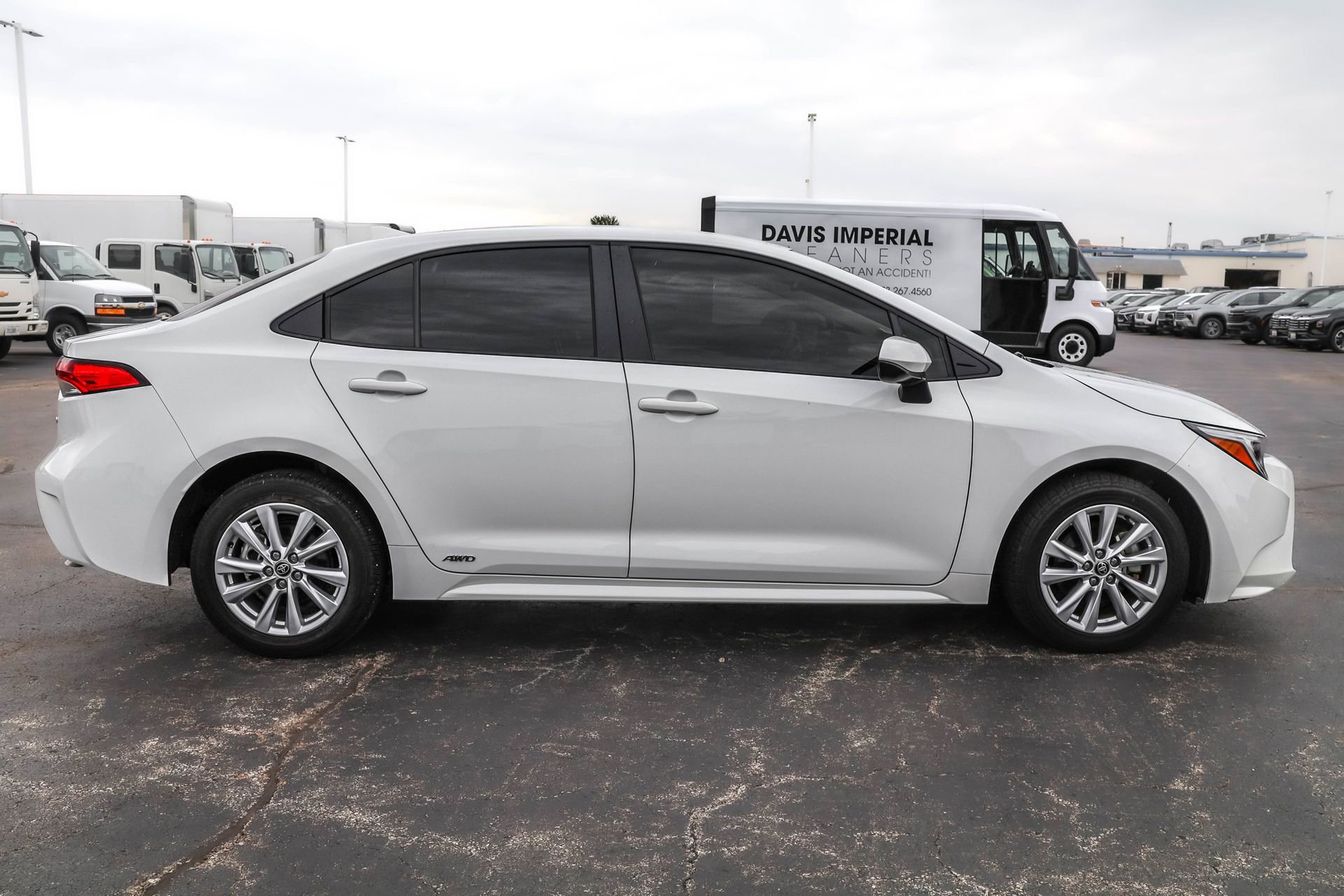 2023 Toyota Corolla Hybrid LE photo 8