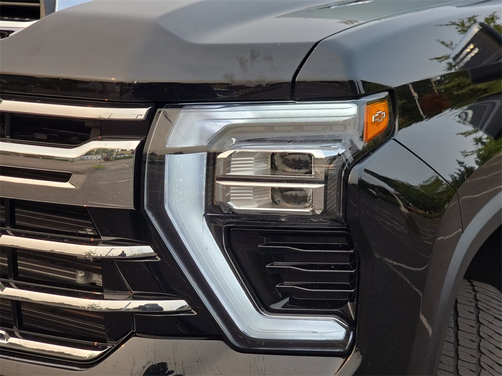 2024 Chevrolet Silverado 2500HD LTZ photo 29