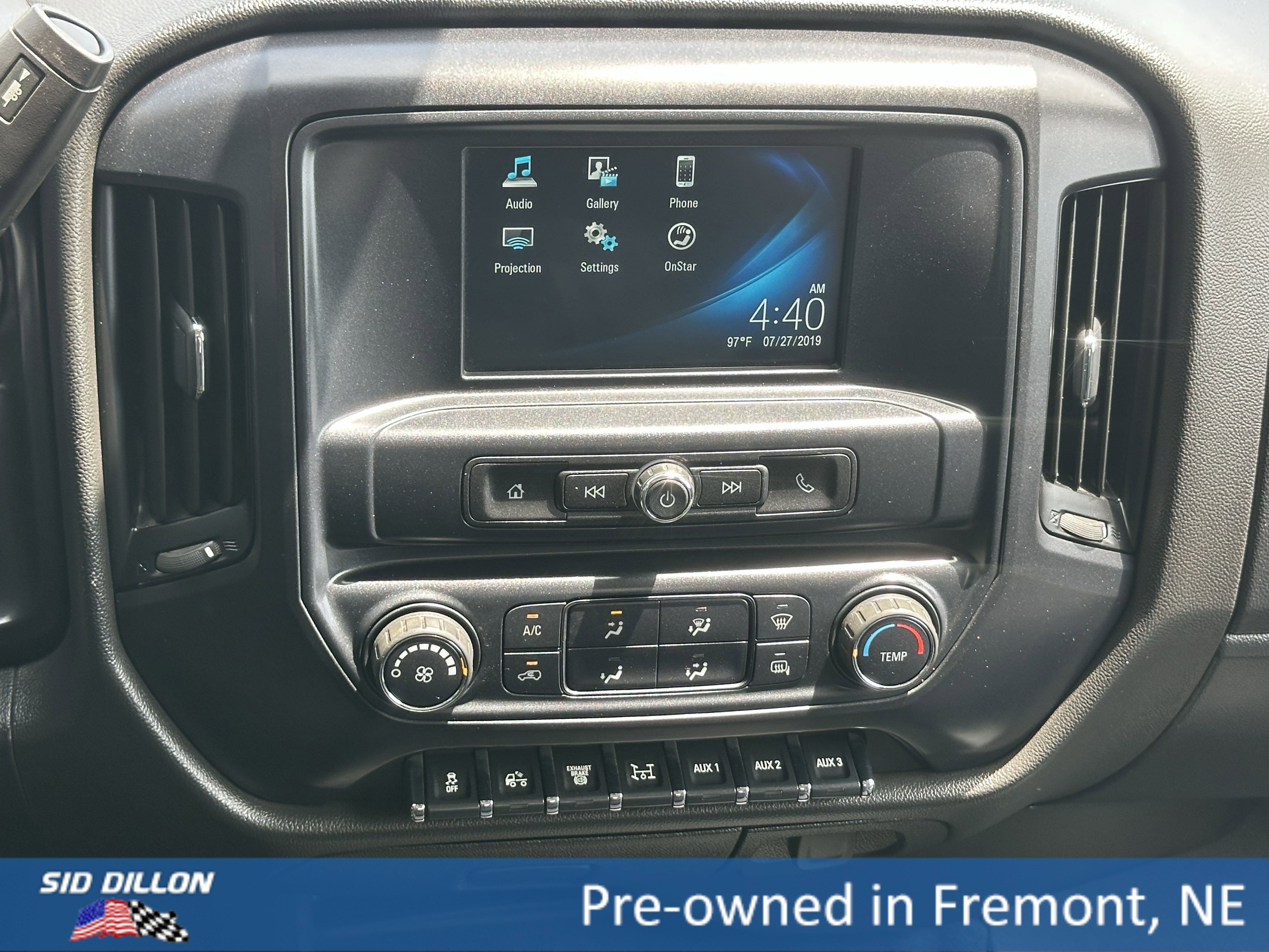 2020 Chevrolet Silverado 5500HD Work Truck photo 3