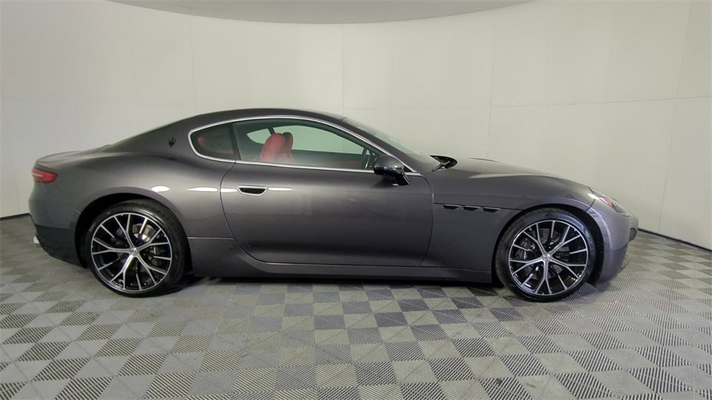 2026 Maserati Granturismo Modena photo 3