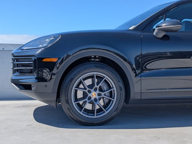 2024 Porsche Cayenne photo 6