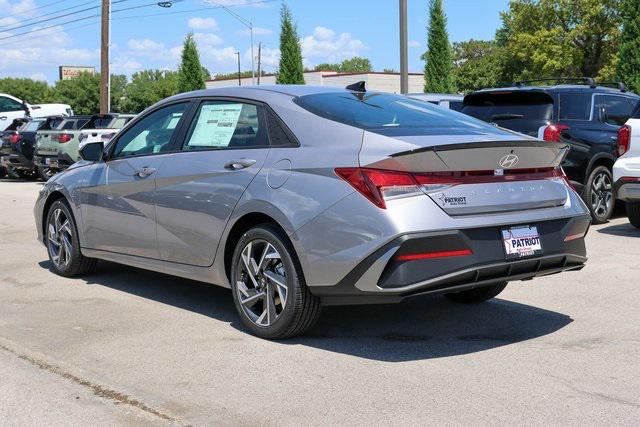 New 2025 Gray Hyundai SEL Sport image 3