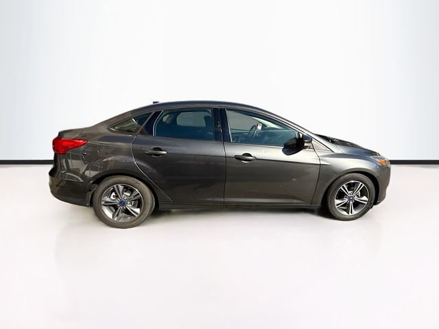 2016 Ford Focus SE photo 4