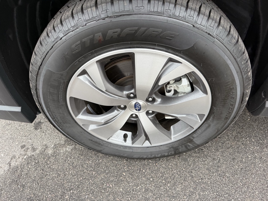 2024 Subaru Ascent Premium photo 8