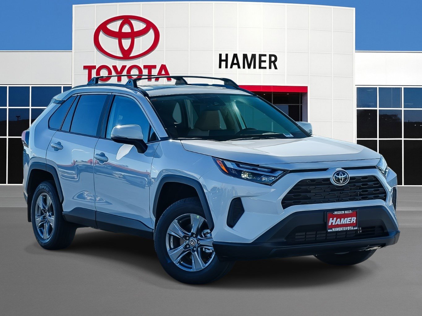 2025 Toyota RAV4 XLE's photo