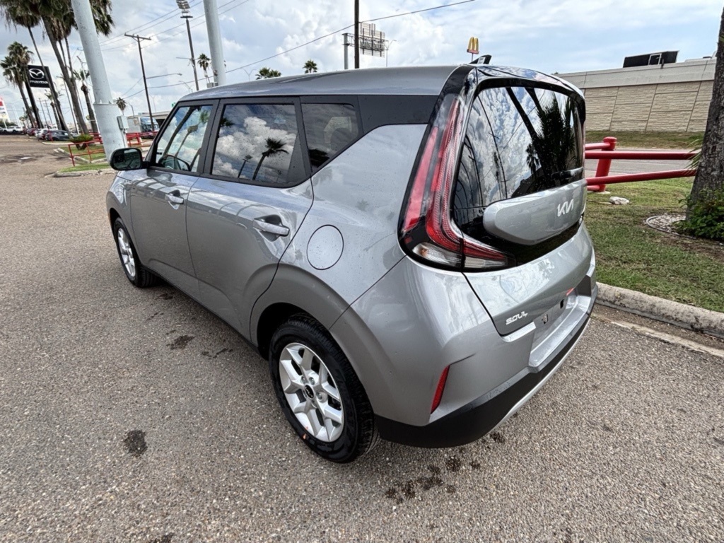 2025 Kia Soul LX S photo 2