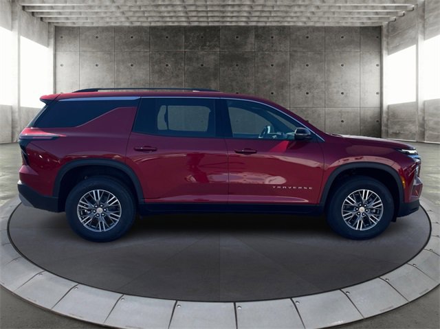 2025 Chevrolet Traverse photo 2