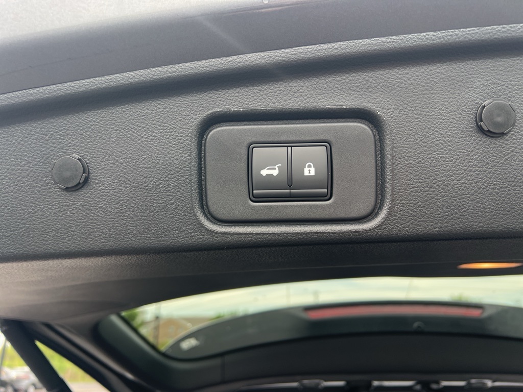 2025 Nissan Pathfinder SV photo 16