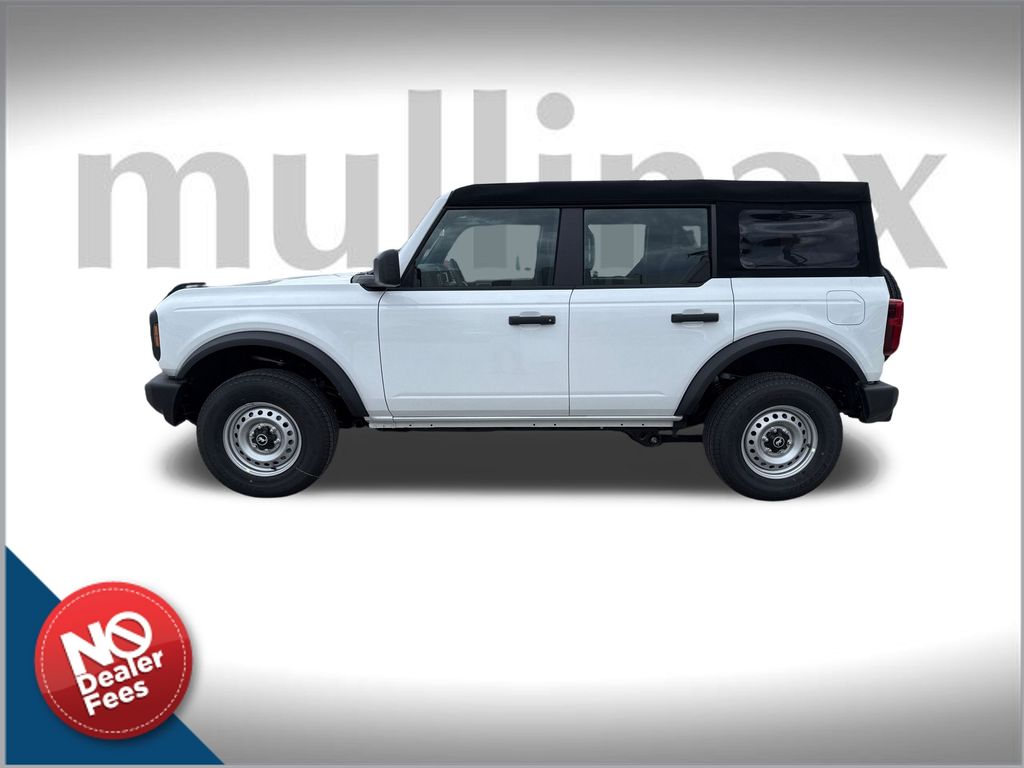 2025 Ford Bronco Base photo 2