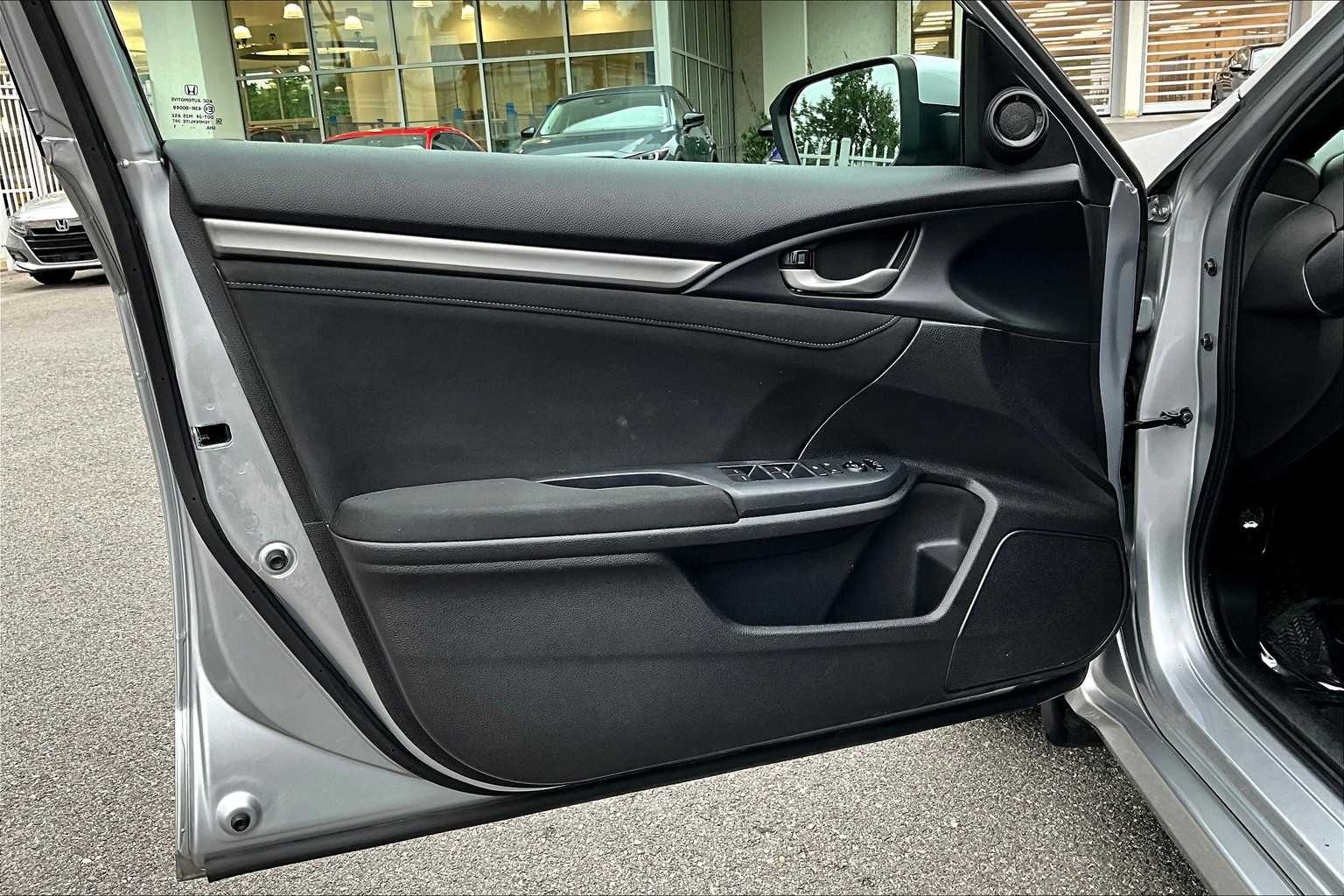 2021 Honda Civic Hatchback EX photo 20