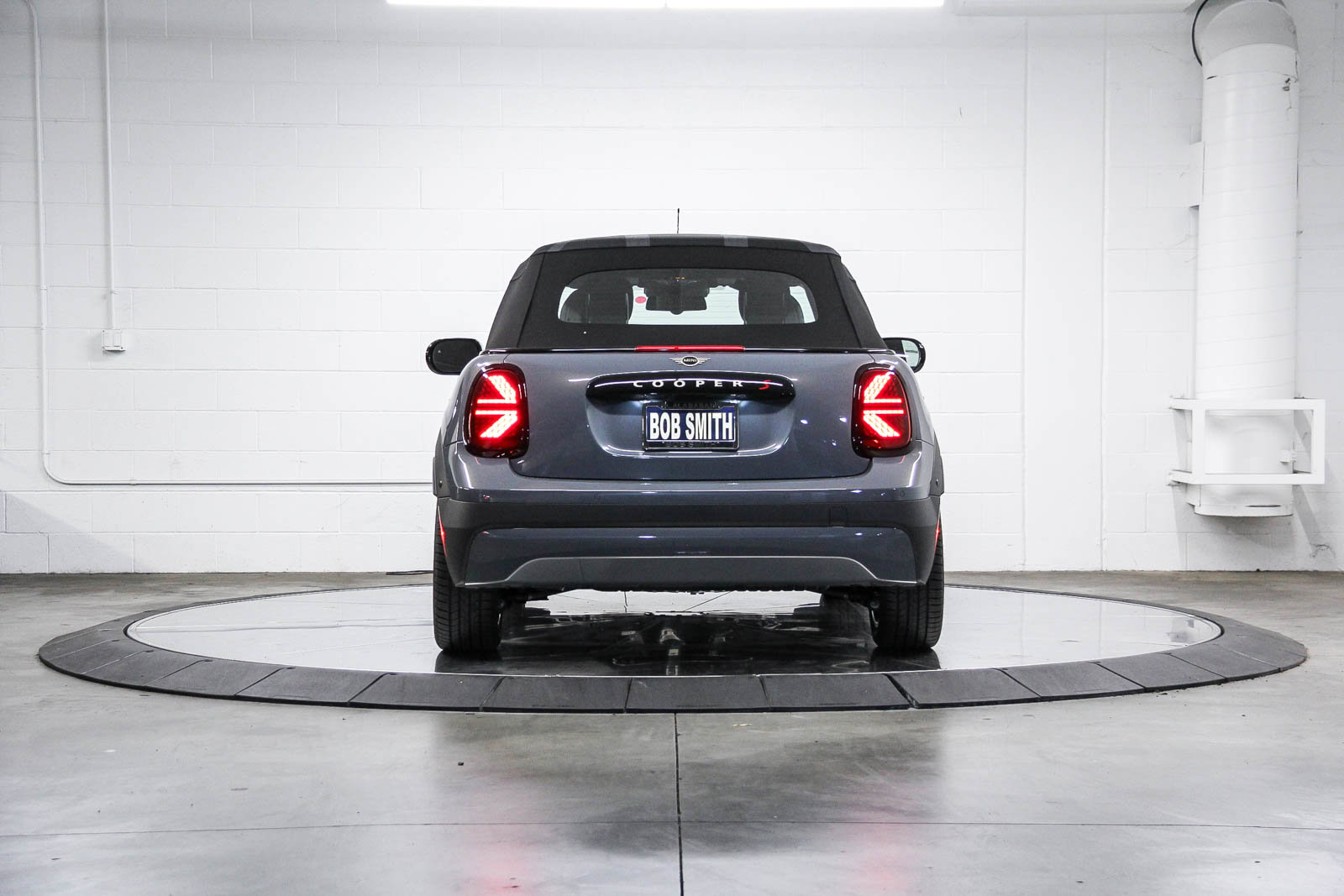 2026 Mini Cooper Convertible Iconic photo 4