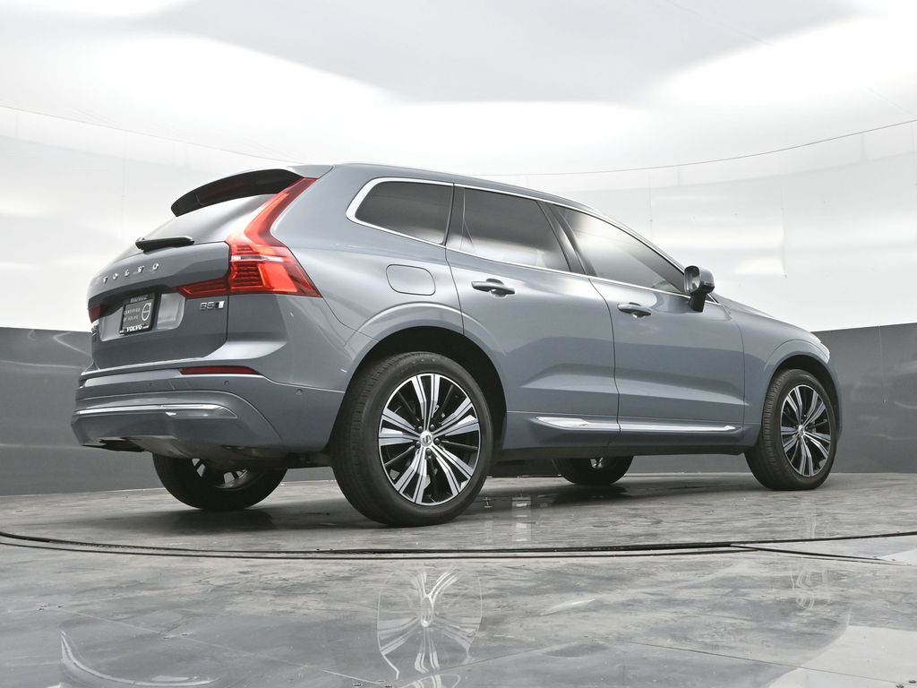 2023 Volvo XC60 B5 Plus photo 24