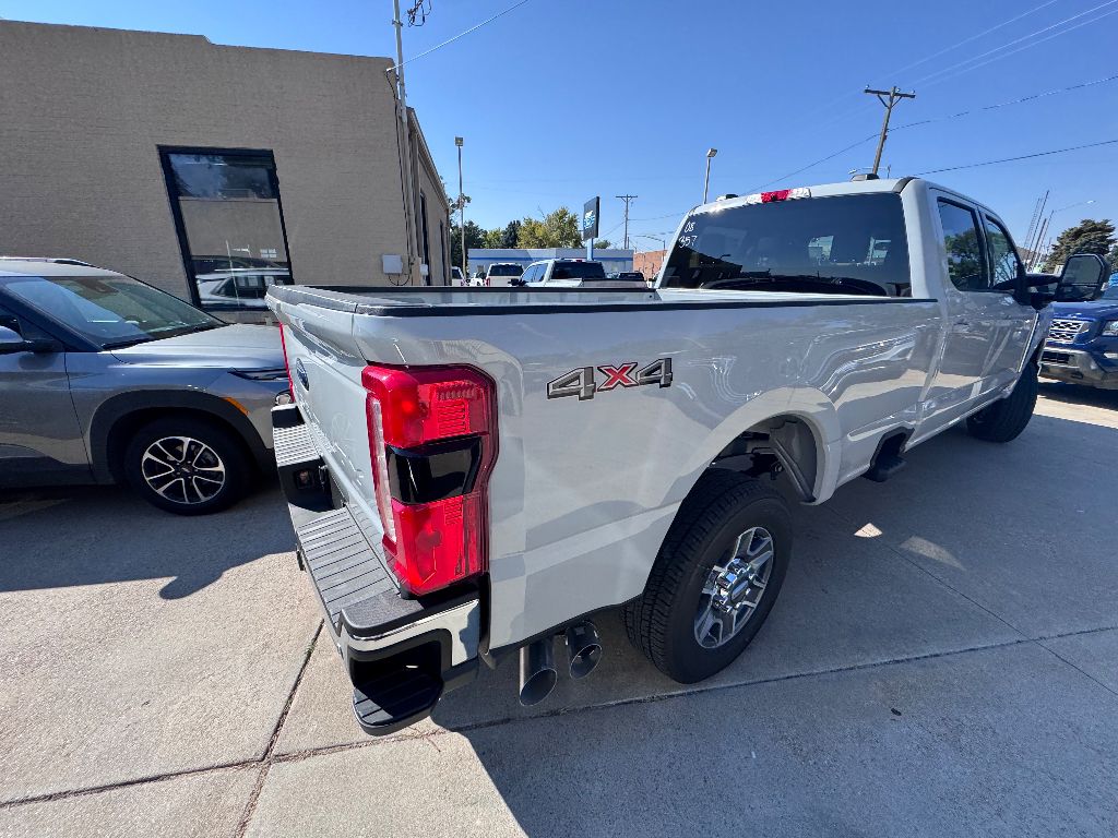 2026 Ford F-250 Lariat photo 4