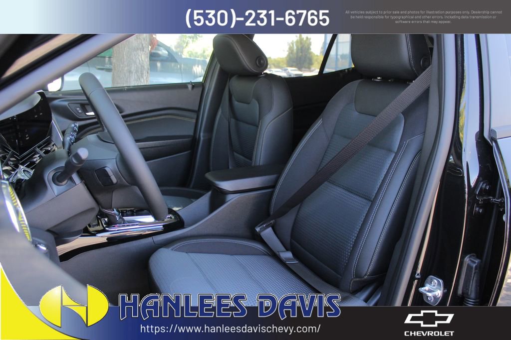2025 Chevrolet Trax LT photo 11