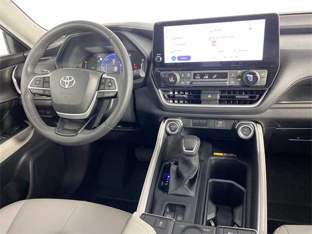 2024 Toyota Highlander Hybrid XLE photo 13