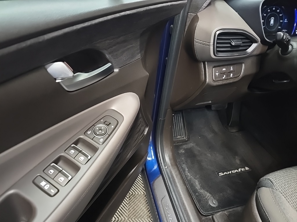 2020 Hyundai Santa Fe SEL photo 26