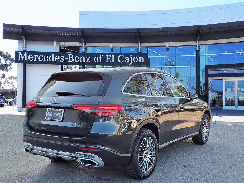 2026 Mercedes Benz GLC 300 photo 3