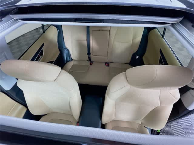 2022 Toyota RAV4 Hybrid XLE photo 10