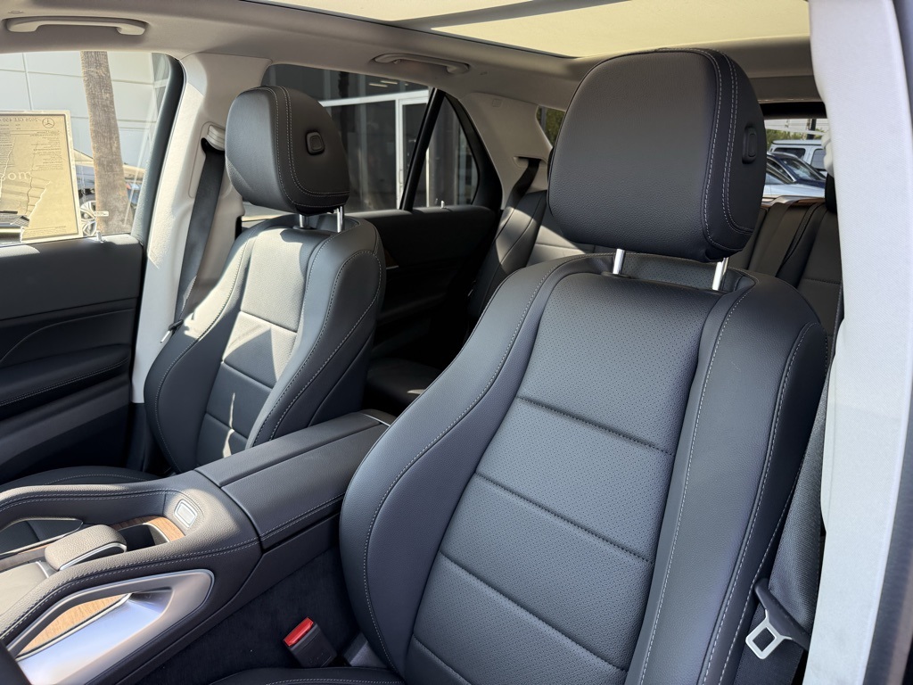 2026 Mercedes Benz GLE 450 4MATIC photo 3