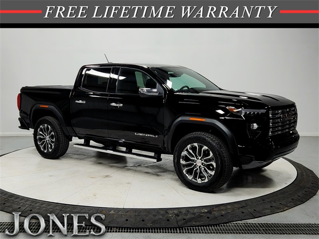 2024 GMC Canyon Denali's photo
