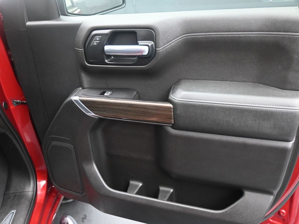 2019 Chevrolet Silverado 1500 LT photo 3