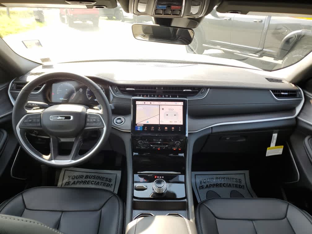 2025 Jeep Grand Cherokee Limited photo 17