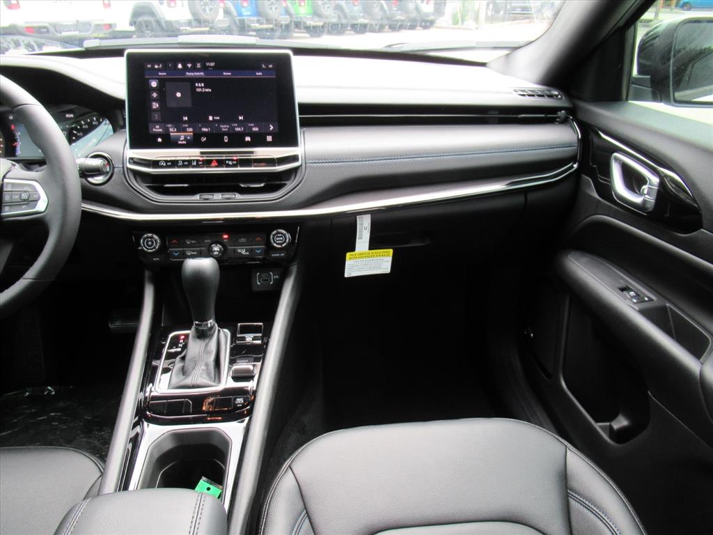 2025 Jeep Compass Limited photo 12