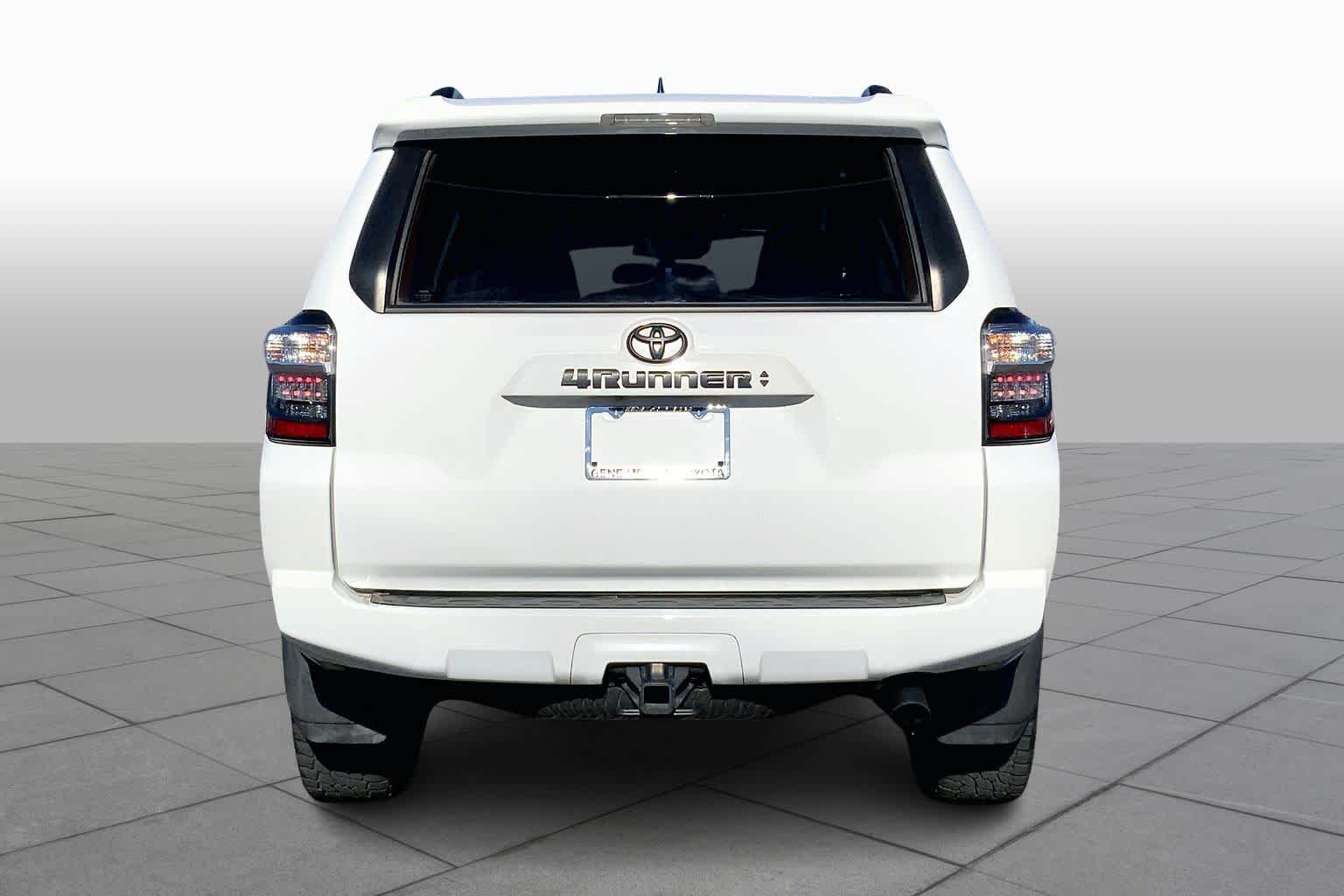 2022 Toyota 4Runner SR5 Premium photo 4