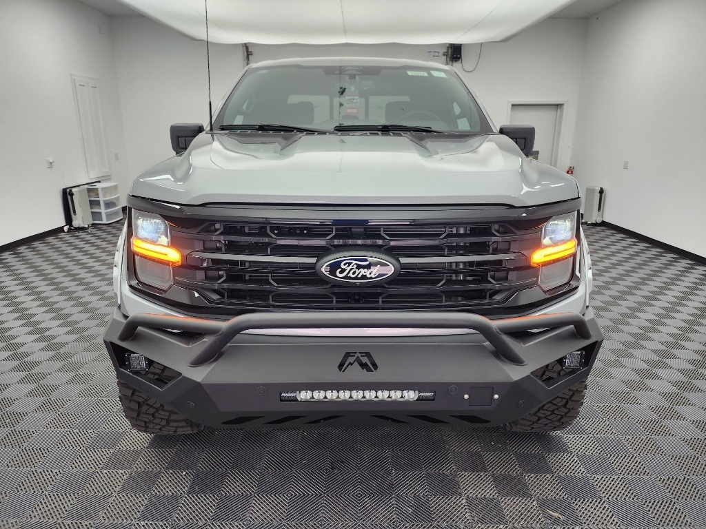 2024 Ford F-150 XLT photo 2