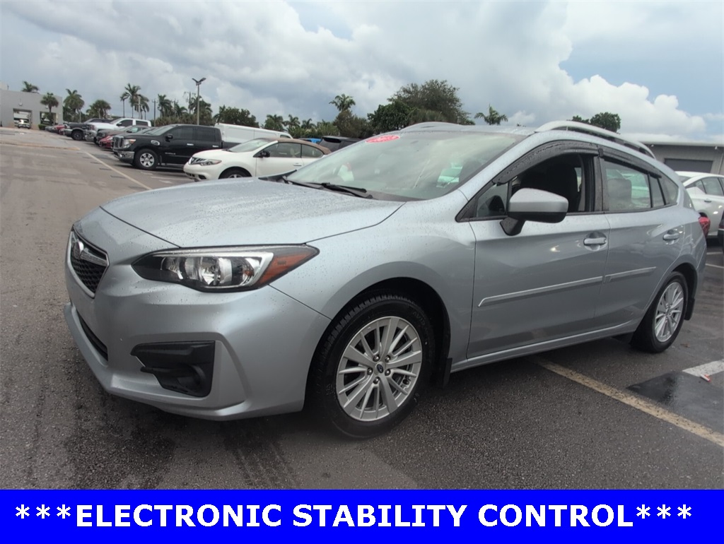 2017 Subaru Impreza 2.0i Premium photo 4