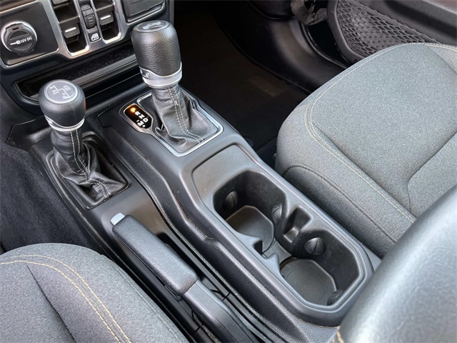 2024 Jeep Wrangler Sahara 4xe photo 30