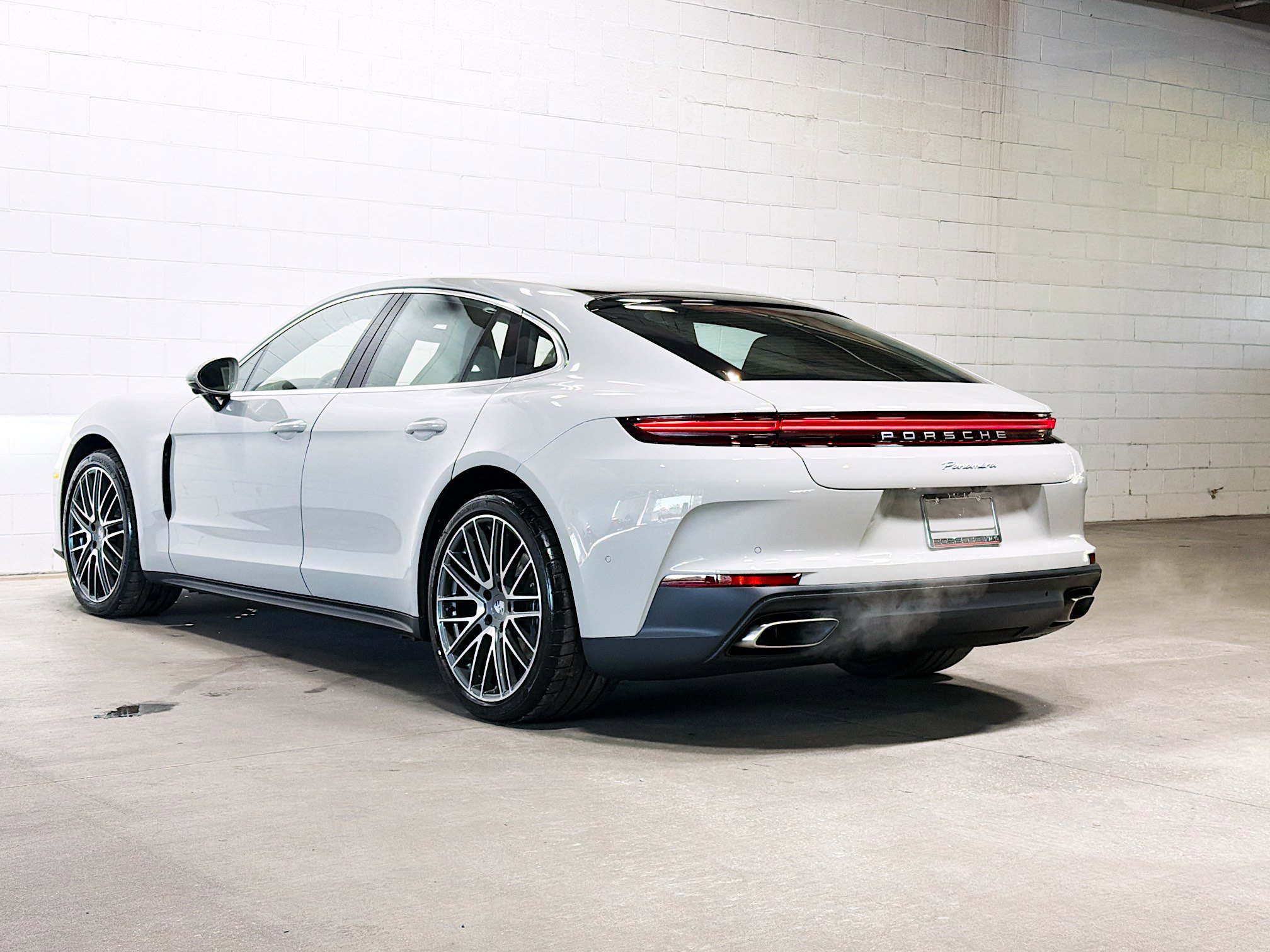 2026 Porsche Panamera 4 photo 3