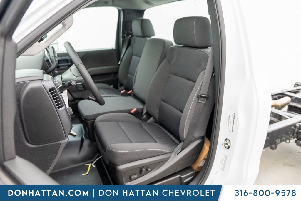 2023 Chevrolet Silverado 4500HD Work Truck photo 5