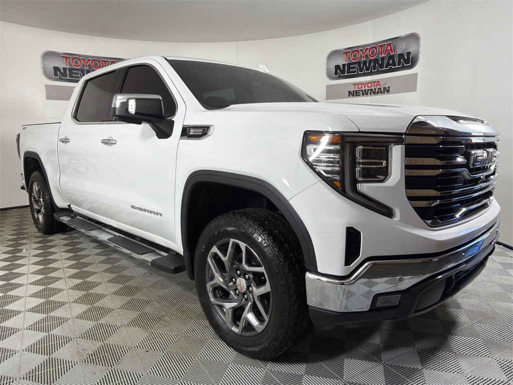2022 GMC Sierra 1500 SLT's photo