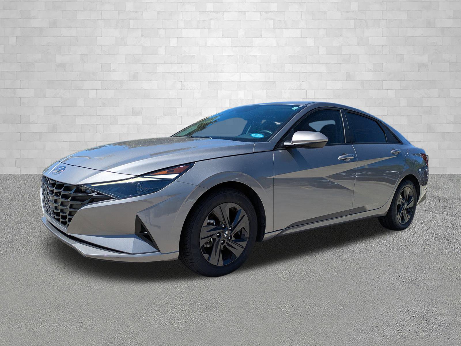 2023 Hyundai Elantra SEL photo 5
