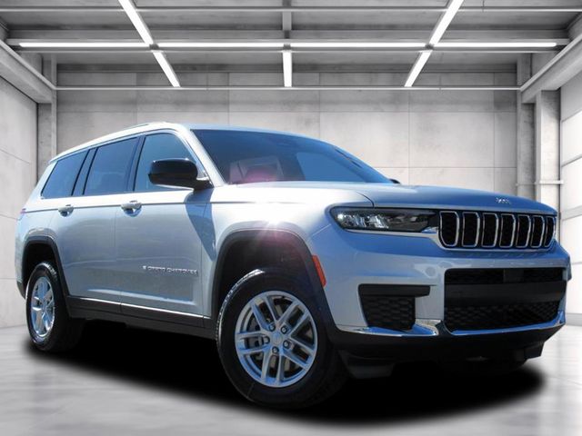 2025 Jeep Grand Cherokee L Laredo's photo
