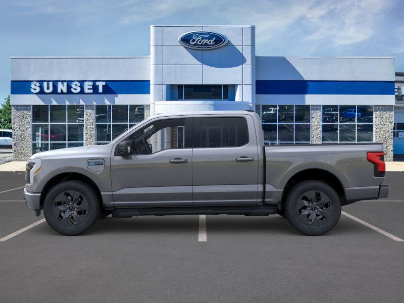 2025 Ford F-150 Lightning photo 3