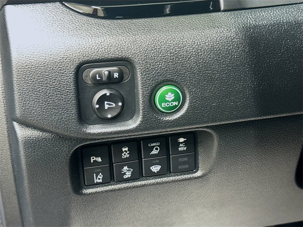 2023 Honda Ridgeline Black Edition photo 6