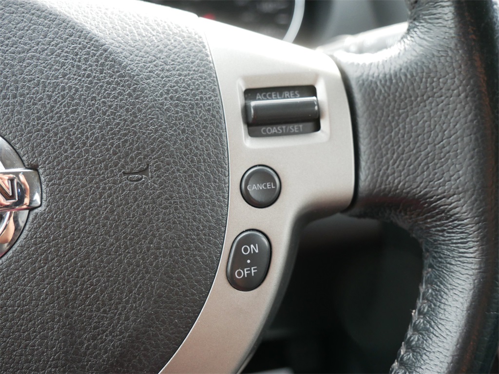 2013 Nissan Rogue SL photo 22